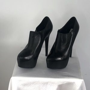 Steve Madden Vipper Platform Booties
